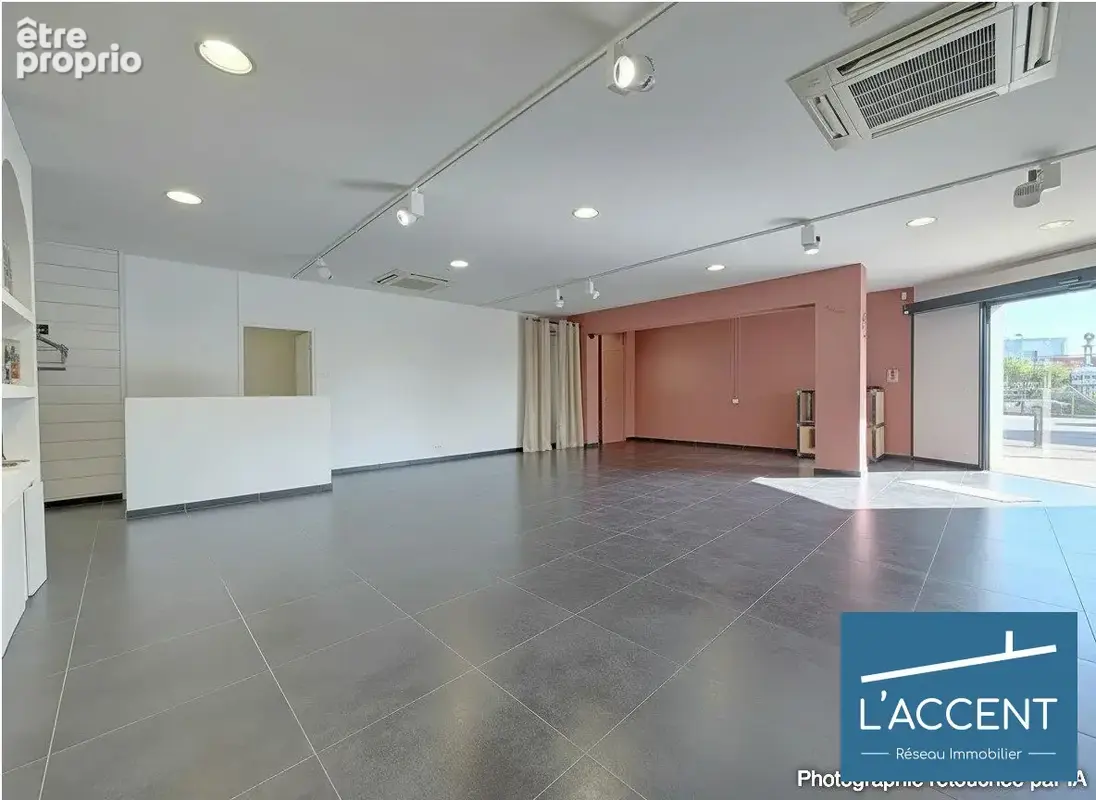 Commerce 153 m² à vendre à Lunel (34400) - photo 4