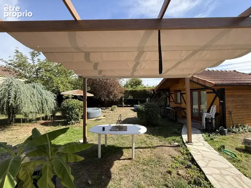  CHAMARANDE – COUP DE CŒUR pour cette maison atypique 109 M² avec chalet et jardin de 860 m² - photo 10