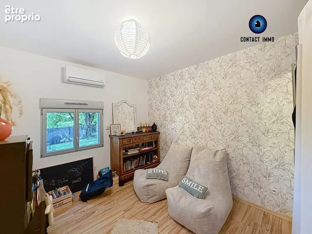 Maison 184 m² à Saint-Pantaleon-De-Larche  - photo 9