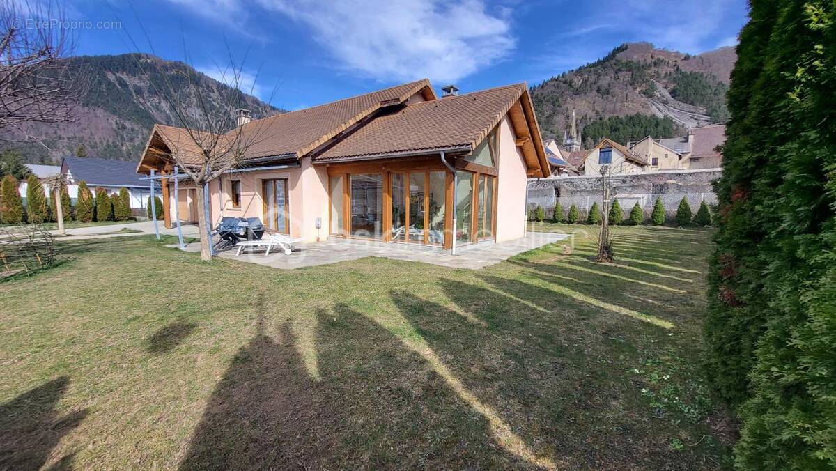 Maison à CORPS