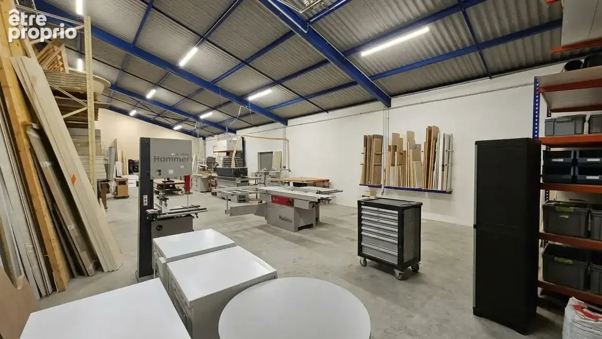 Bâtiment professionnel de 560m2 - photo 3