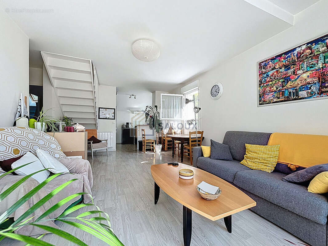 Appartement à AMBON