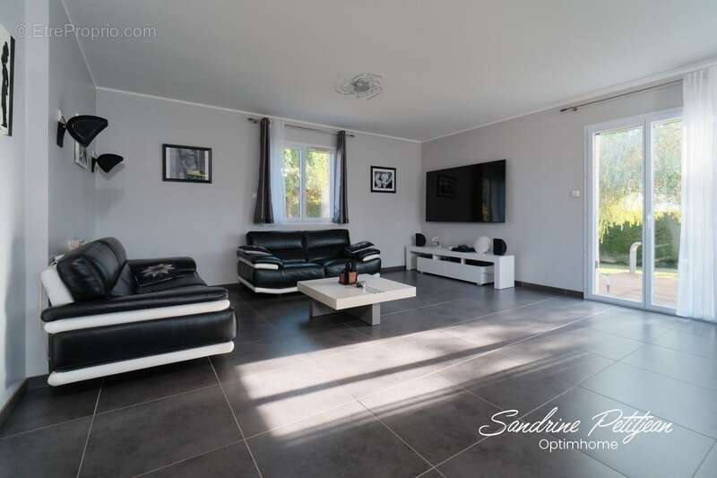 Maison à SAINTE-OLIVE