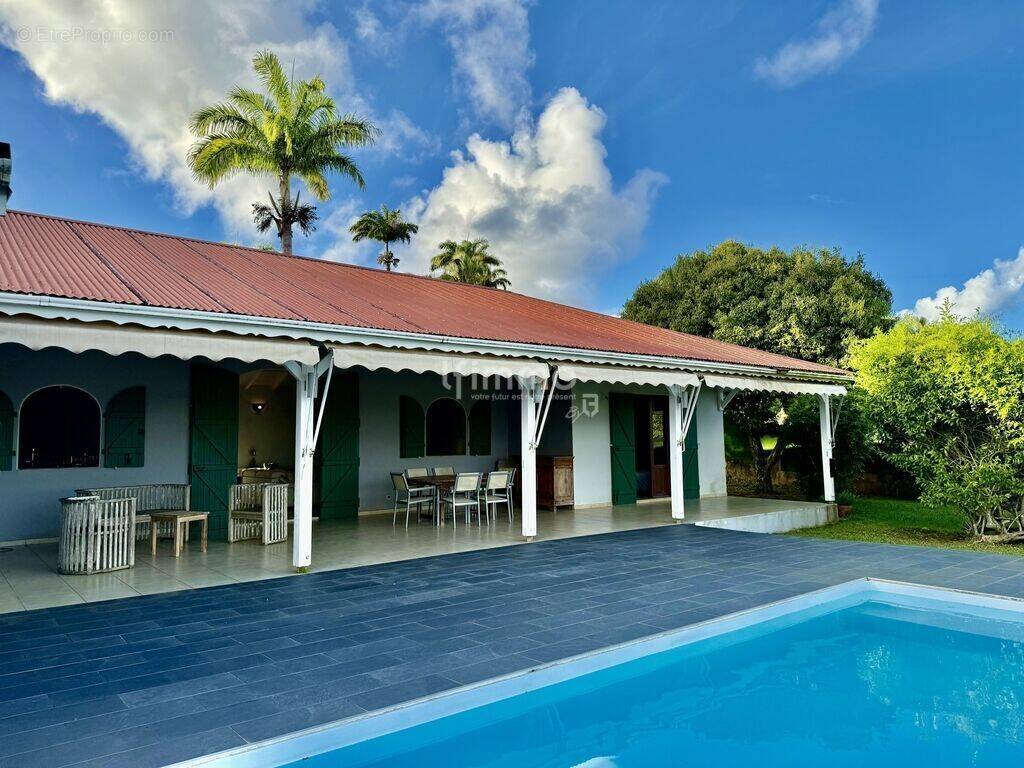 Maison à PETIT-BOURG