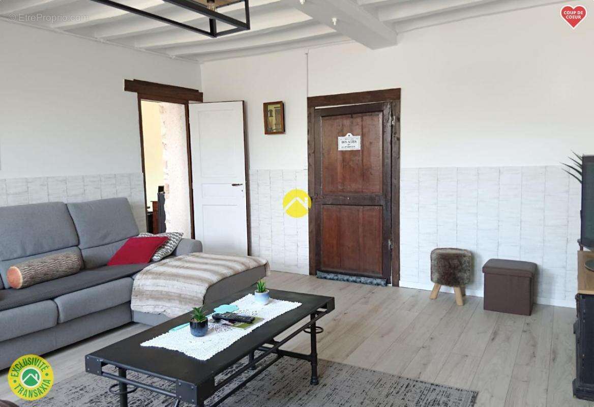 Maison à LE BOURG-D'HEM