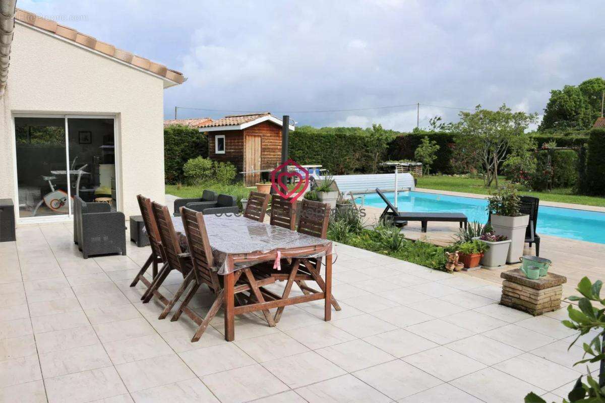 Maison à CARBONNE
