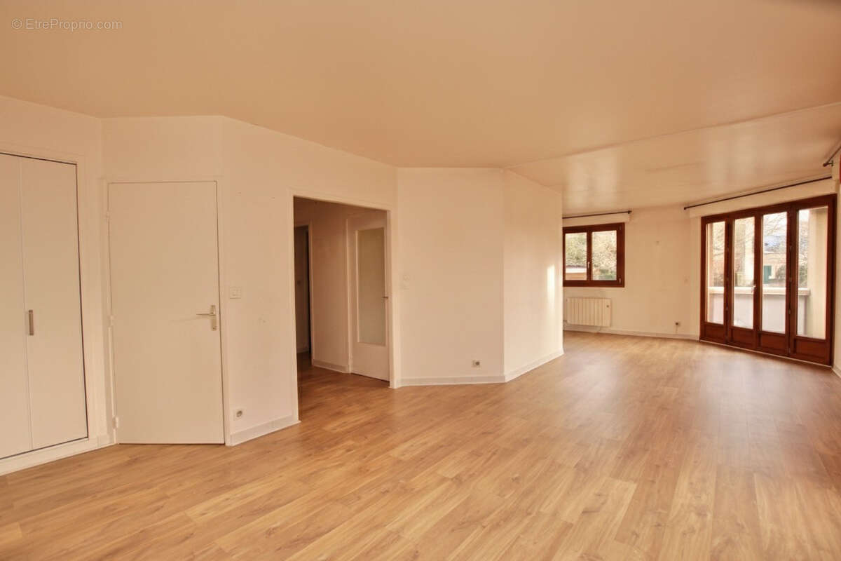 Appartement à SAINT-PIERRE-DE-CHANDIEU