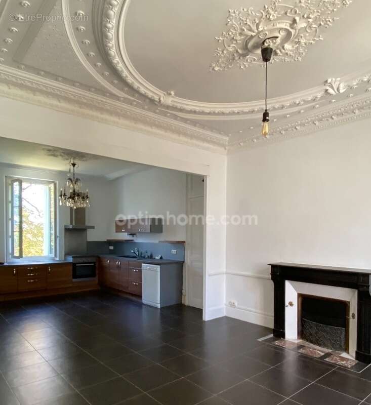 Maison à RUELLE-SUR-TOUVRE