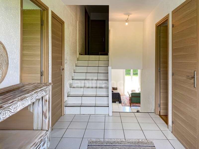 Maison à PREVESSIN-MOENS
