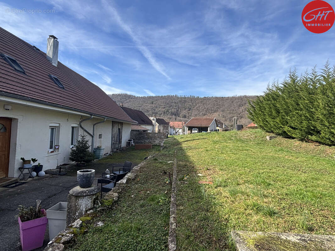 Appartement à HYEVRE-PAROISSE