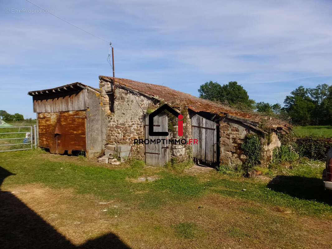 Maison à SAINT-BONNET-TRONCAIS