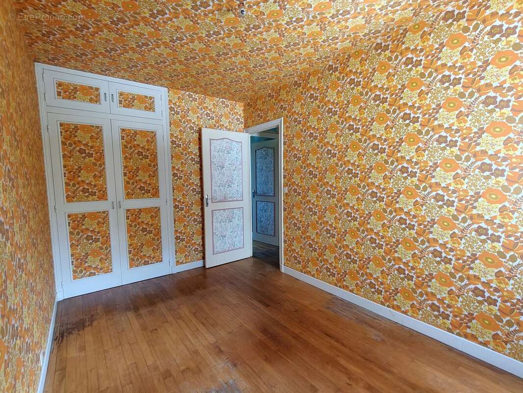 Maison à PIEGUT-PLUVIERS