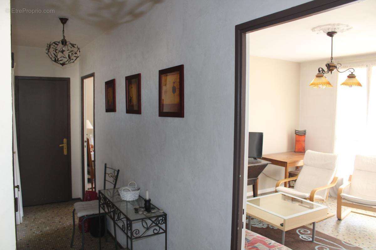 Appartement 4 pièces Villeurbanne - 249000 € - photo 2