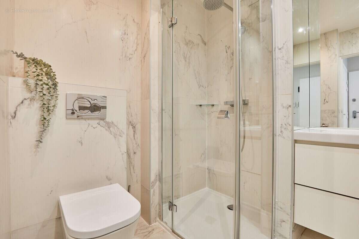 Appartement à PARIS-7E