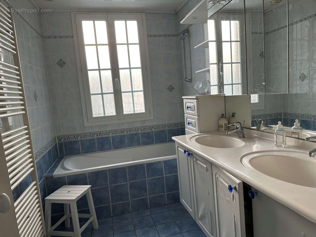 Maison à LA CHAPELLE-REANVILLE