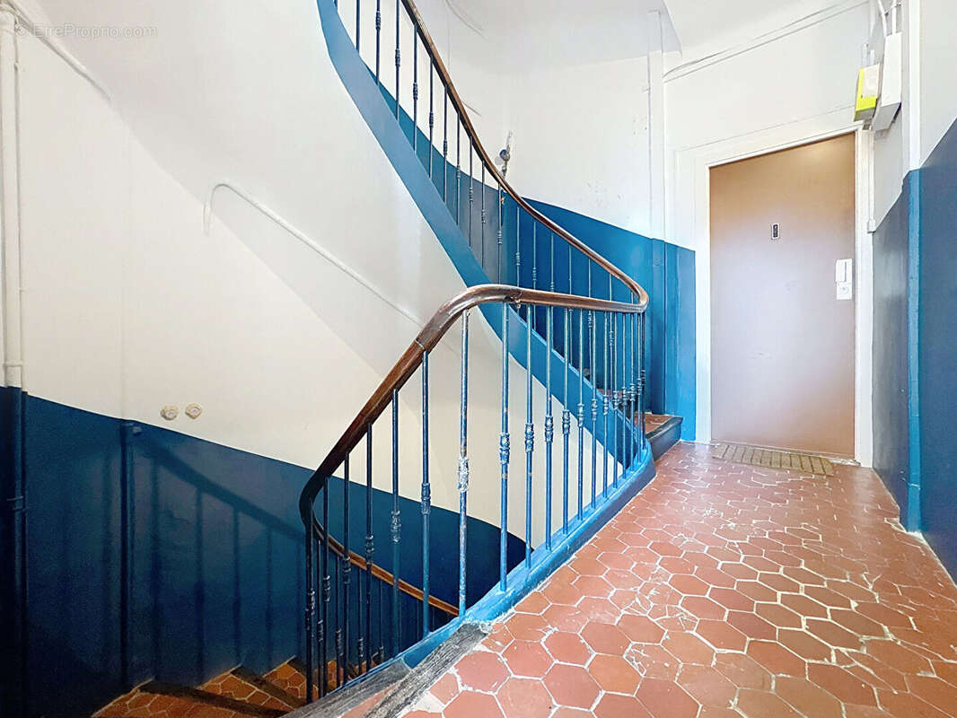 Appartement à MARSEILLE-4E