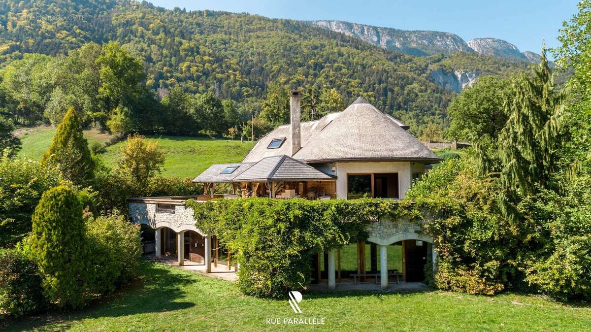 Maison à LATHUILE