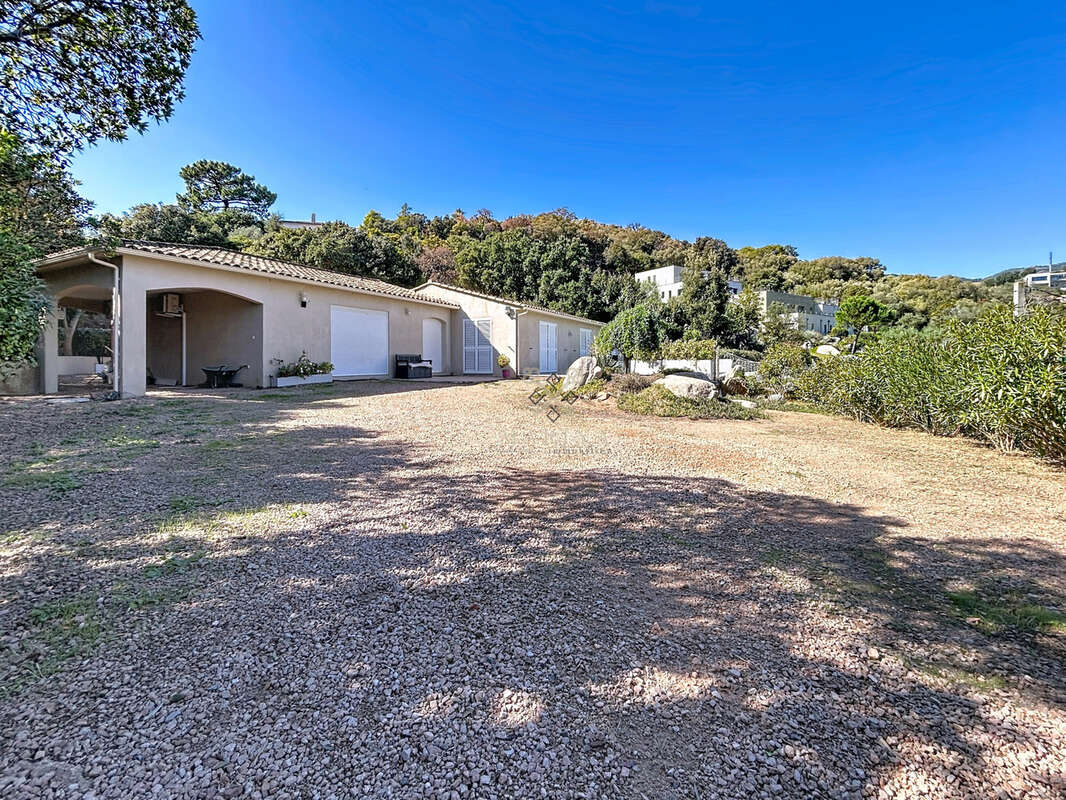 Maison à PORTO-VECCHIO