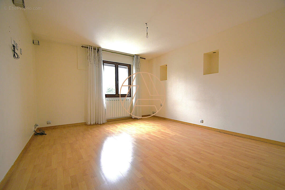 Maison à ORMESSON-SUR-MARNE