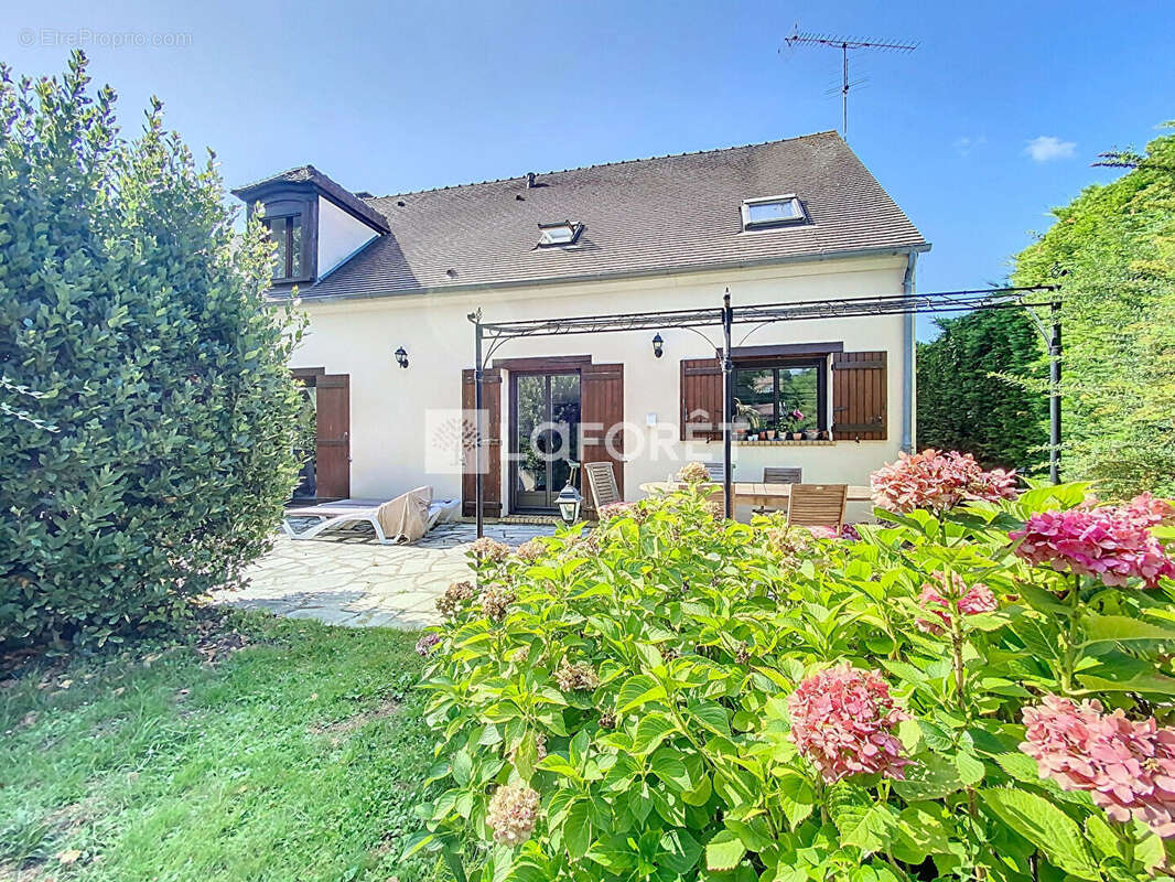 Maison à LINAS