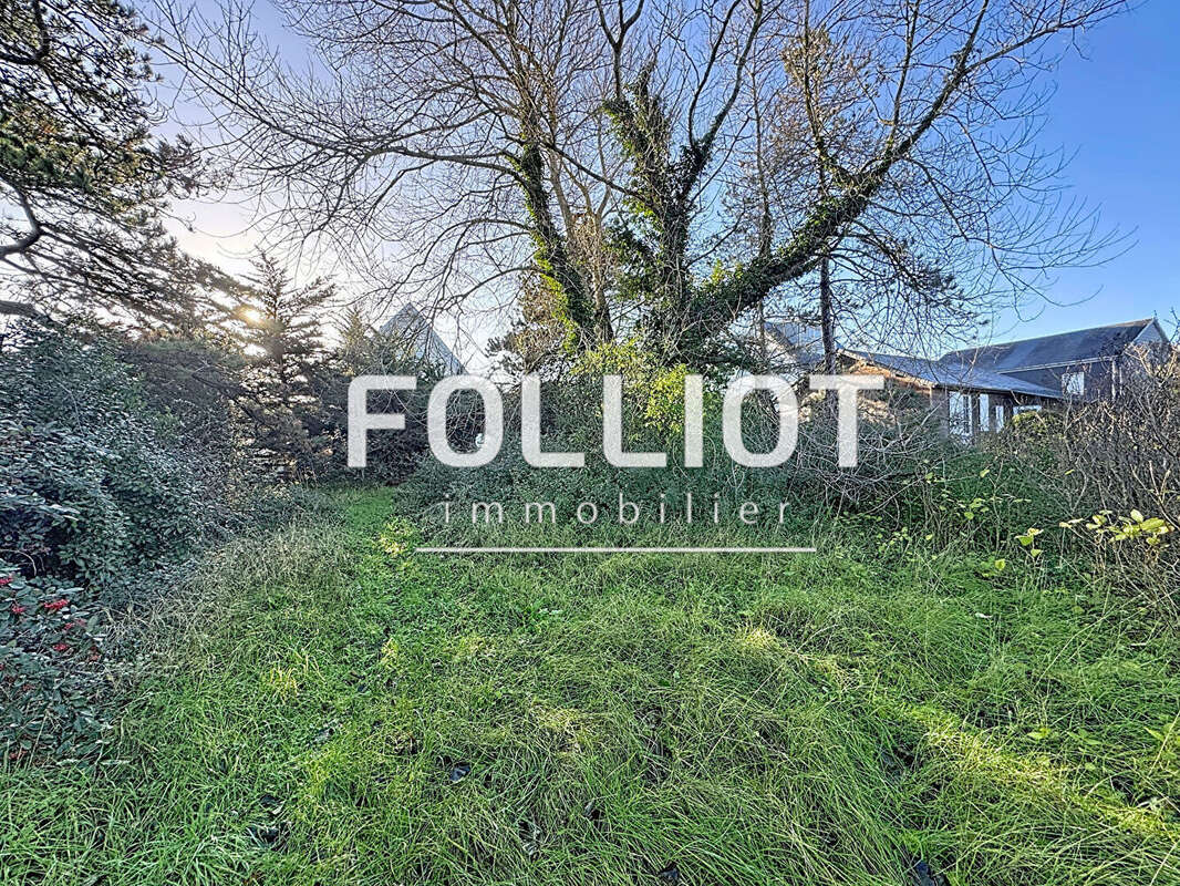 Terrain à AGON-COUTAINVILLE