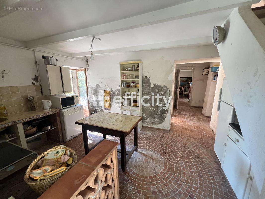 Maison à ARTIGNOSC-SUR-VERDON