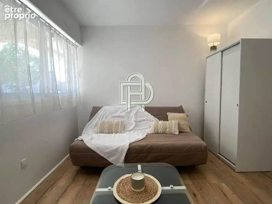 Belles Prestations  - Studio 18 m2 entièrement rénové et meublé avec Parking Privatif   À deux pas de la Plage - photo 5