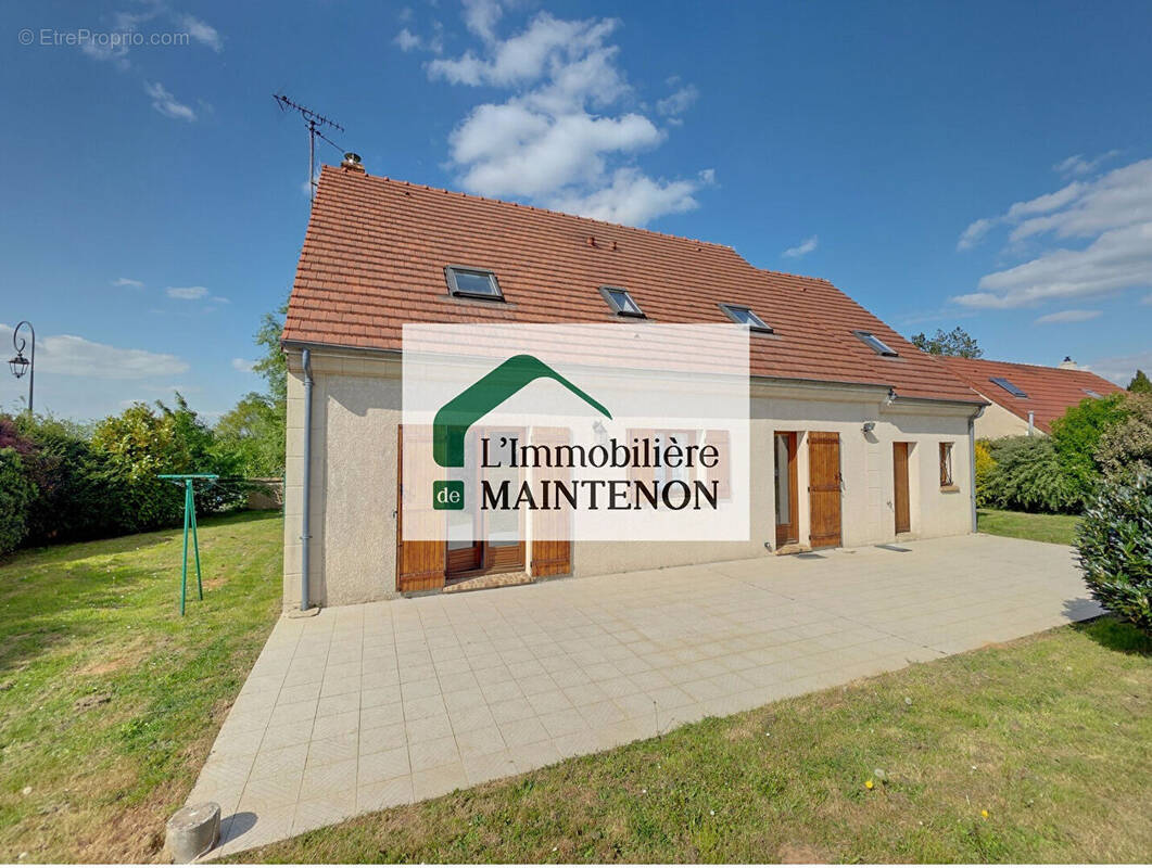 Maison à EPERNON