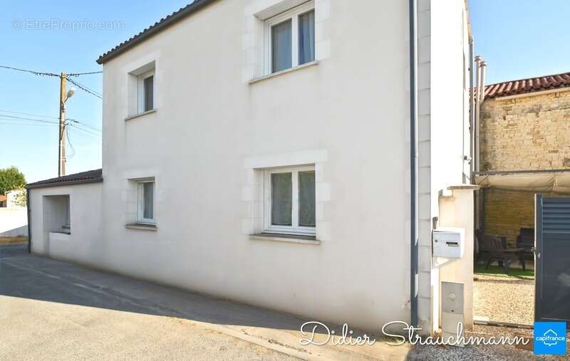 Maison à AIGREFEUILLE-D'AUNIS