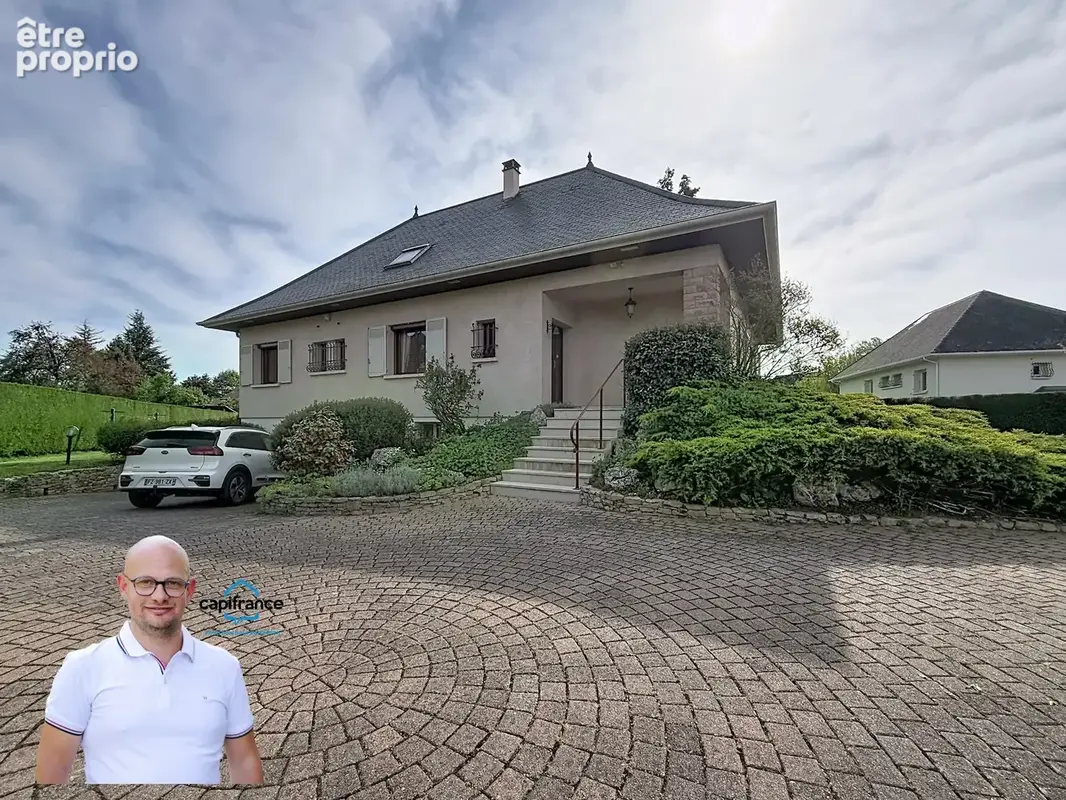 Maison à vendre 9 pièces LES ABRETS EN DAUPHINE sur un parc arboré de plus 2500m2 avec piscine - photo 4