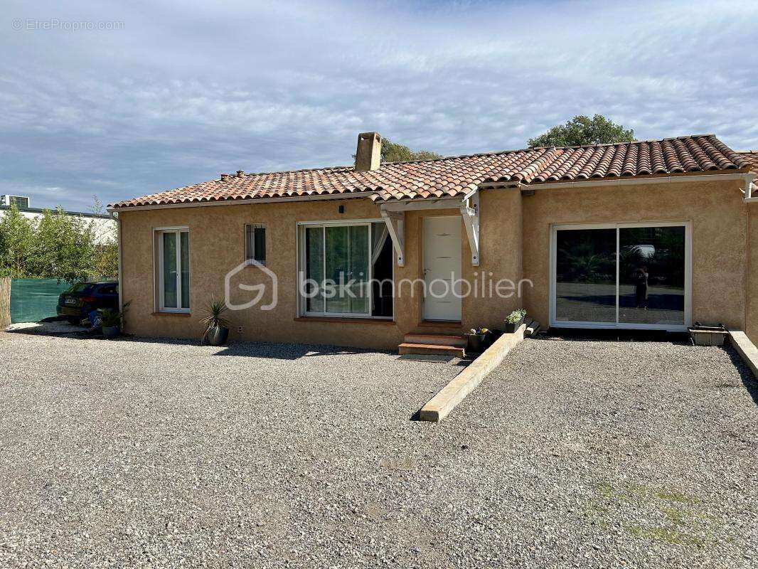 Maison à SOLLIES-PONT