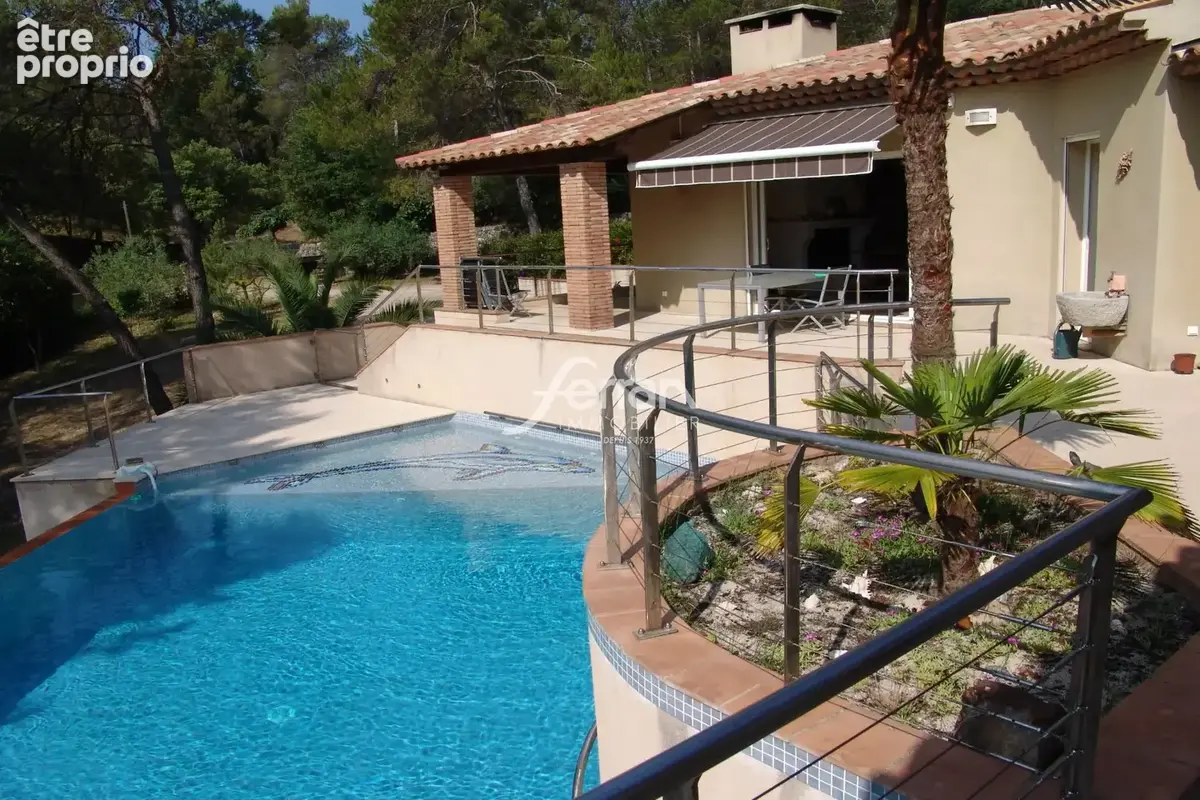Maison 5 pièces 157 m² à vendre à Entrecasteaux (83570) - photo 2