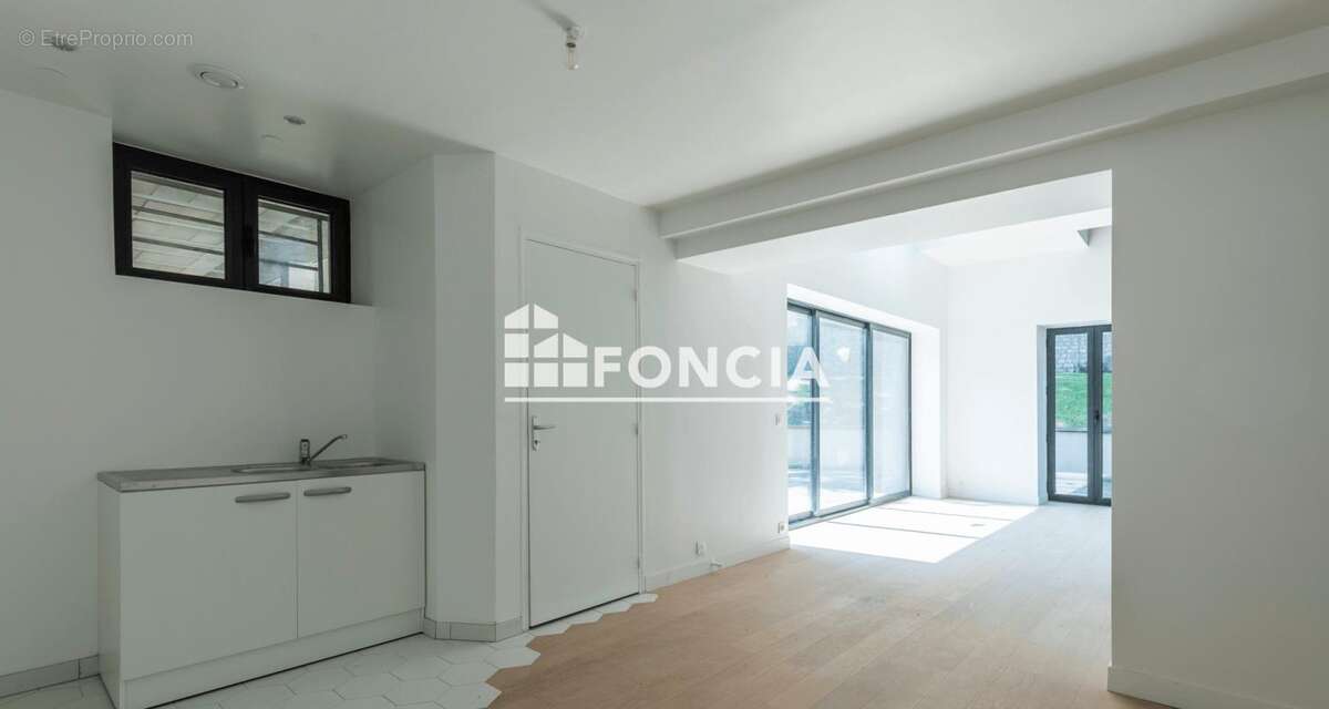 T5 en triplex de 153 m2 - photo 3