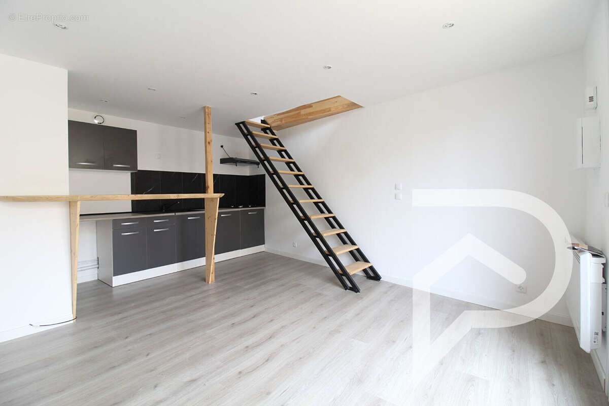 Maison à LONGUEIL-SAINTE-MARIE