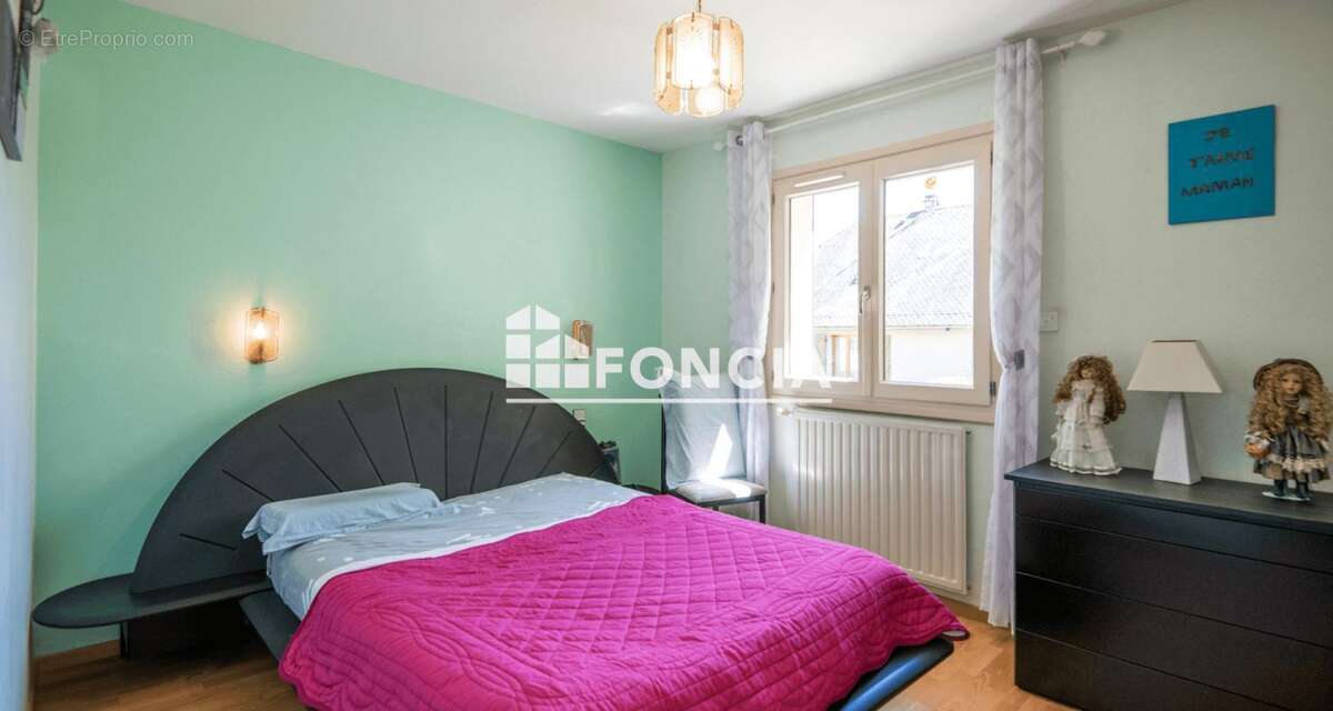 Maison à ONET-LE-CHATEAU