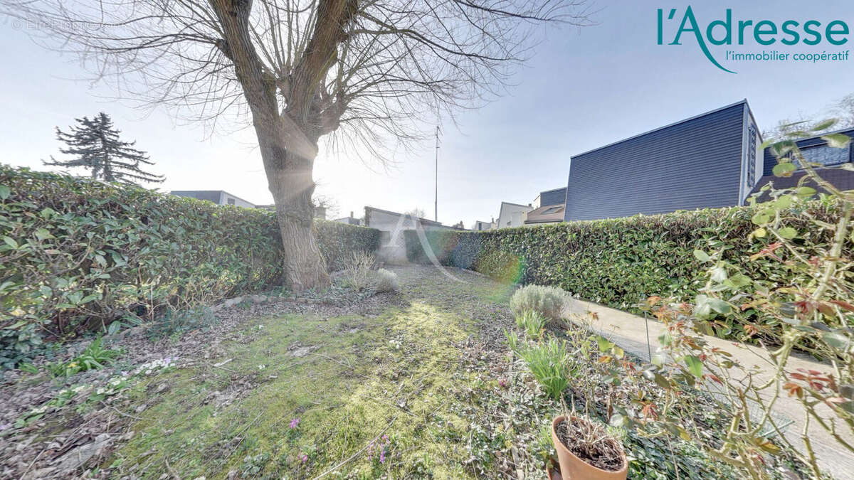 Maison à CHAMPS-SUR-MARNE