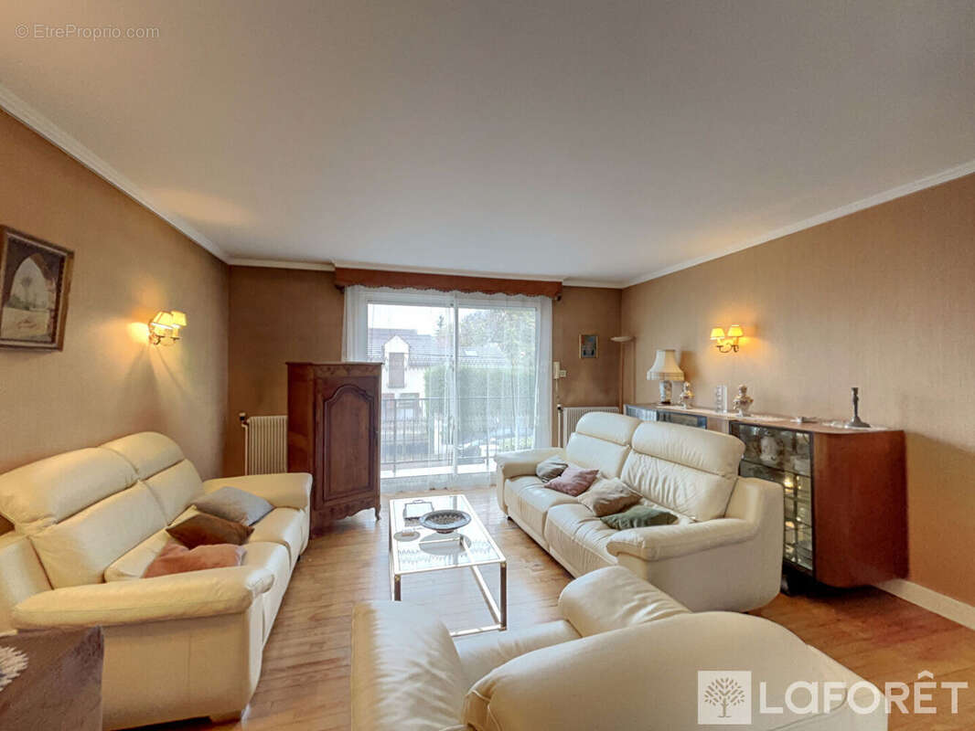 Maison à BURES-SUR-YVETTE