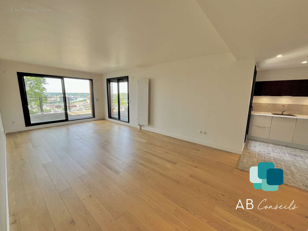 Appartement à MONT-SAINT-AIGNAN