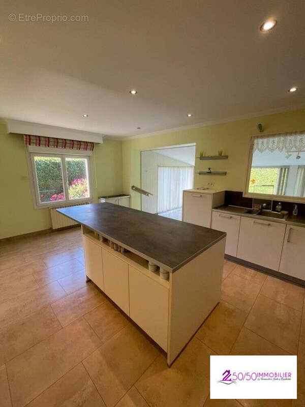 Maison à PLOUZEVEDE