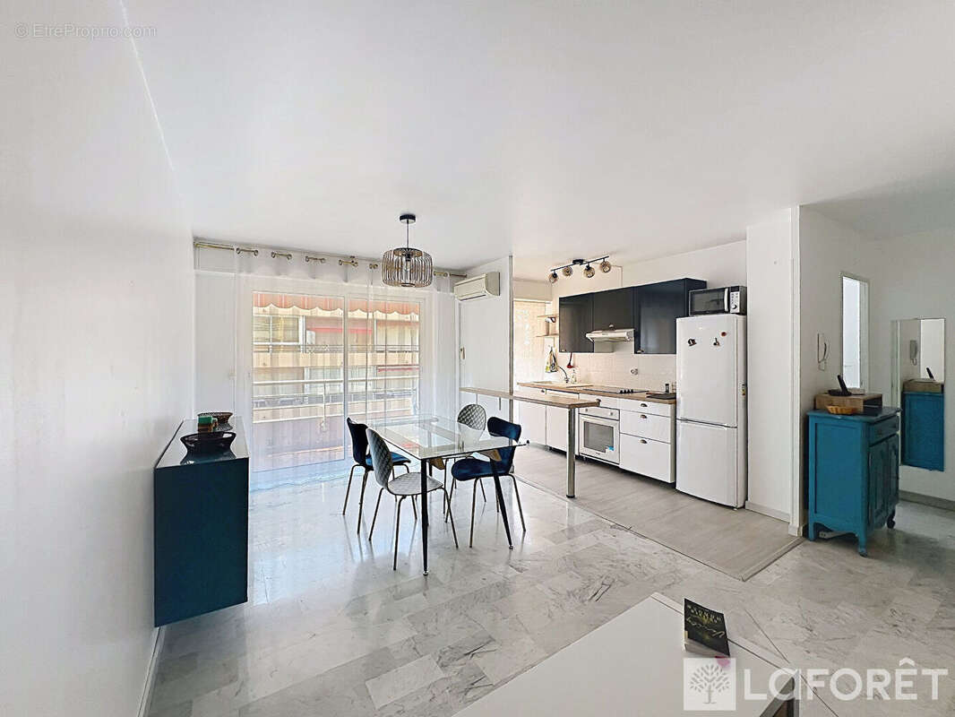 Appartement à ROQUEBRUNE-CAP-MARTIN