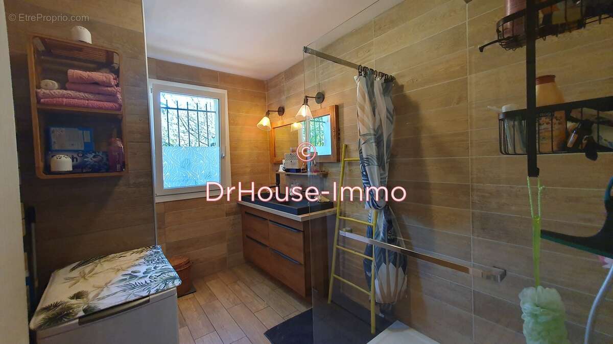 Maison à SAINTE-EULALIE-EN-BORN