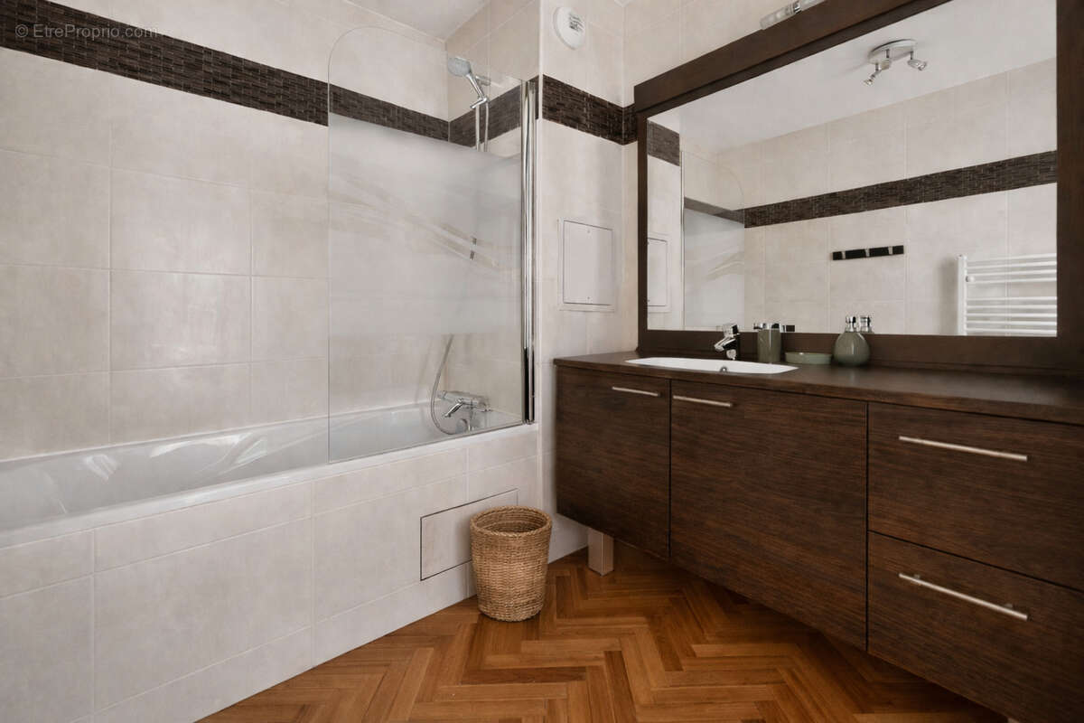 Appartement à PARIS-11E