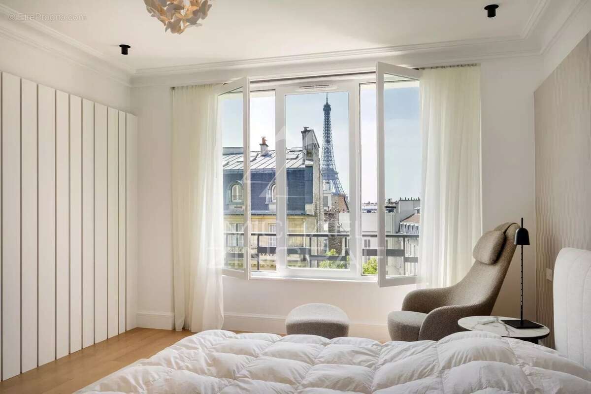 Appartement à PARIS-7E