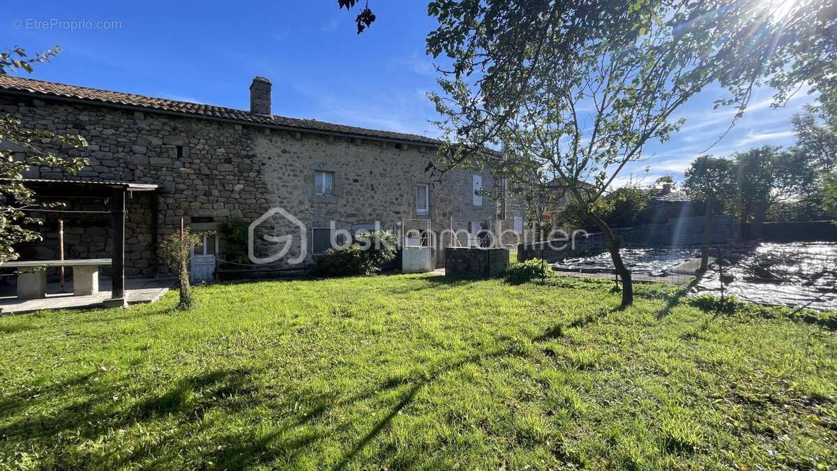 Maison à SAINT-LEGER-DU-MALZIEU