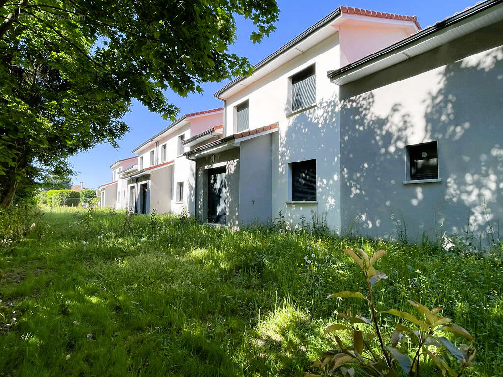 Maison à FROGES