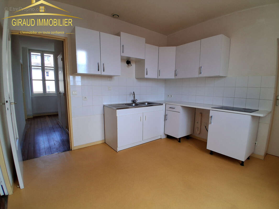 Appartement à CHARLIEU