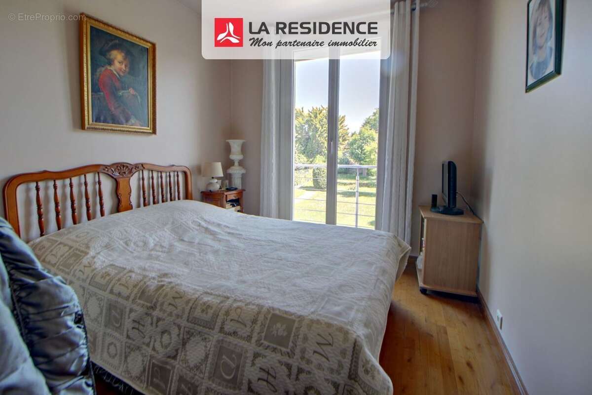 Maison 135 m² à Trappes  - photo 7