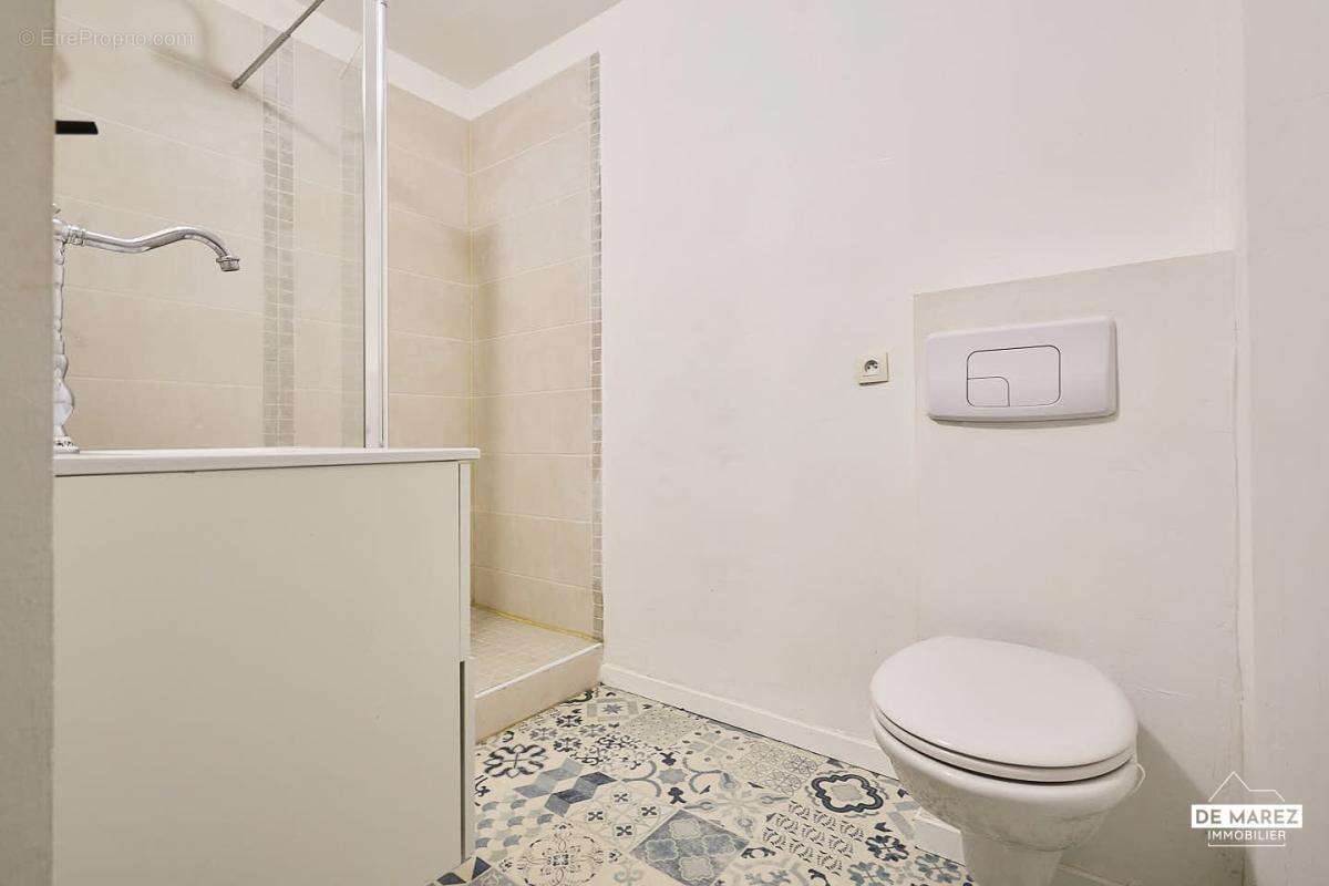 Exclusivite : studio au pied du metro ! - photo 5