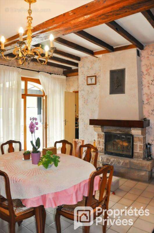 Maison à AHUILLE
