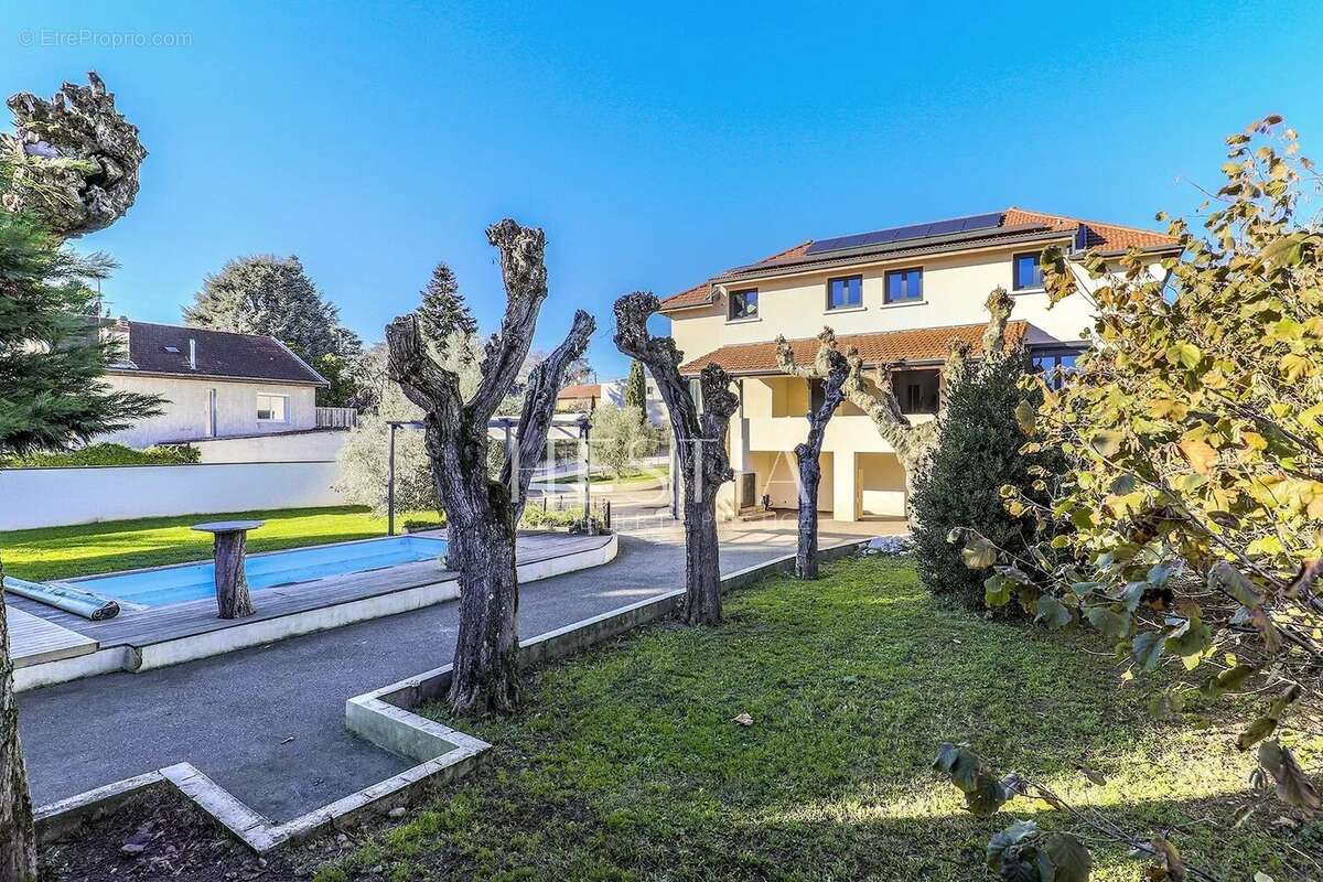 Maison à CALUIRE-ET-CUIRE